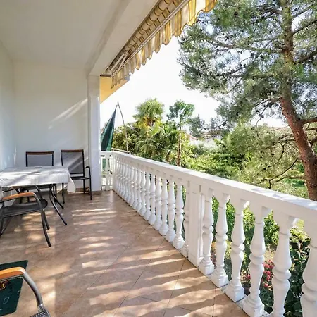 Cirila Πανσιόν 3*