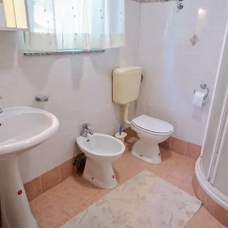 Cirila Πανσιόν 3*