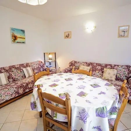 Cirila Konukevi 3*
