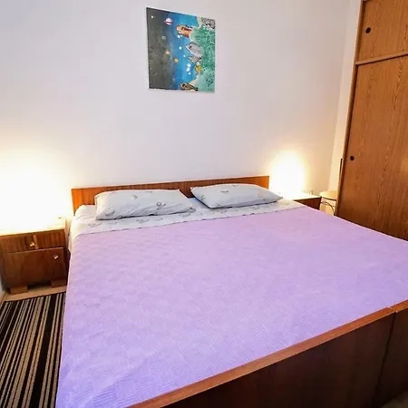 Cirila Konukevi 3*